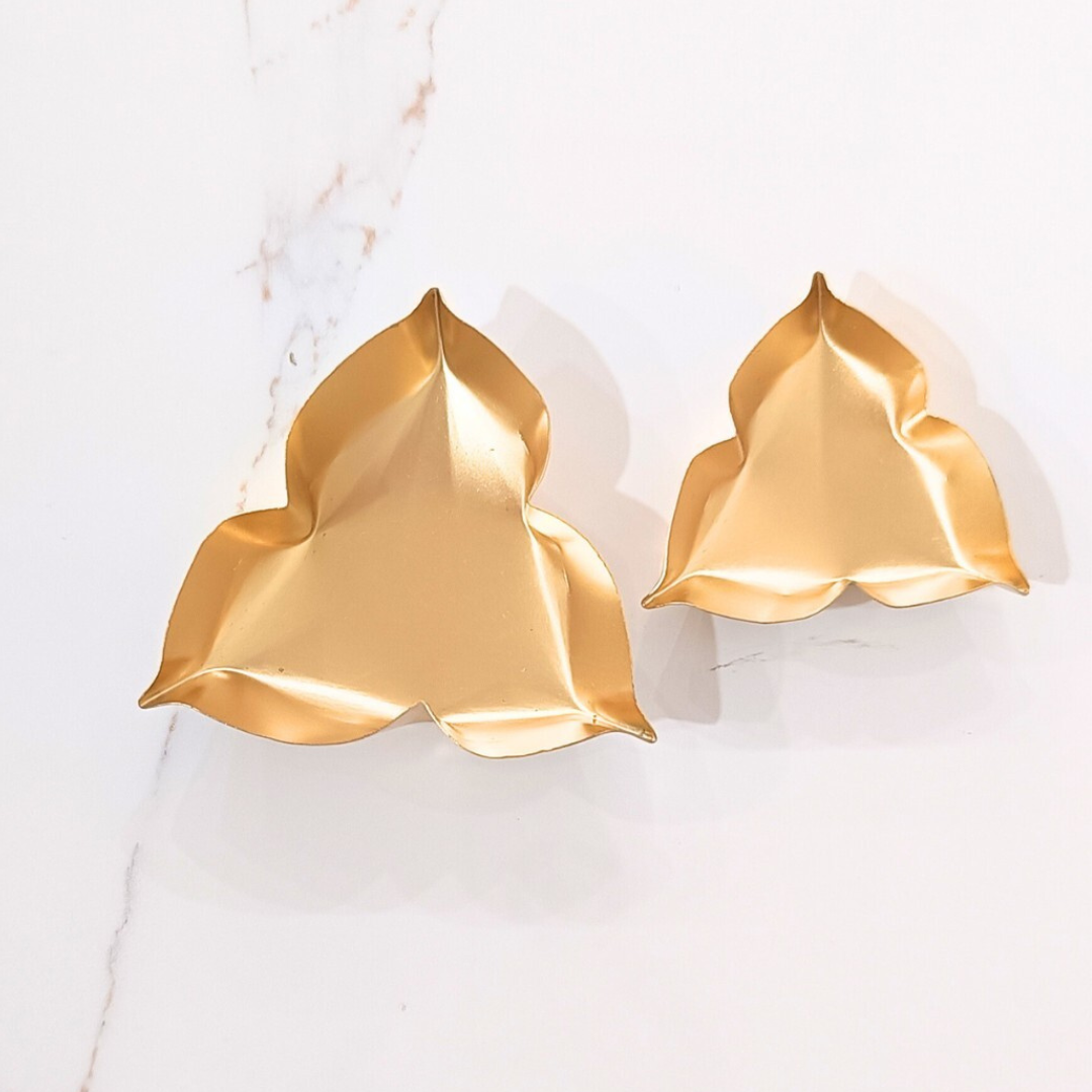 4" Golden Metal triangle Urli for Candle Making and Home Decor