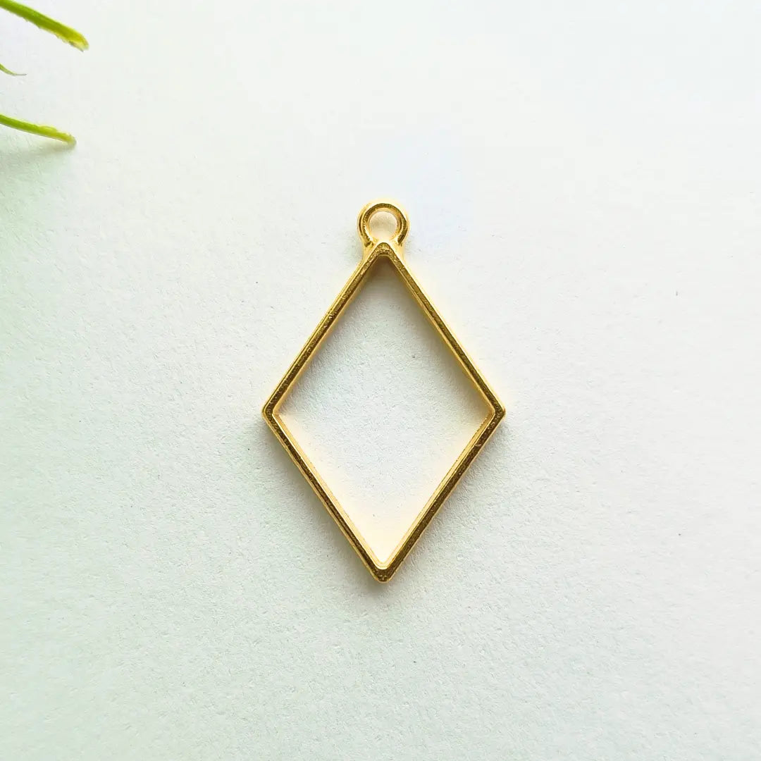 Golden Pendant Bezel - Diamond Shape